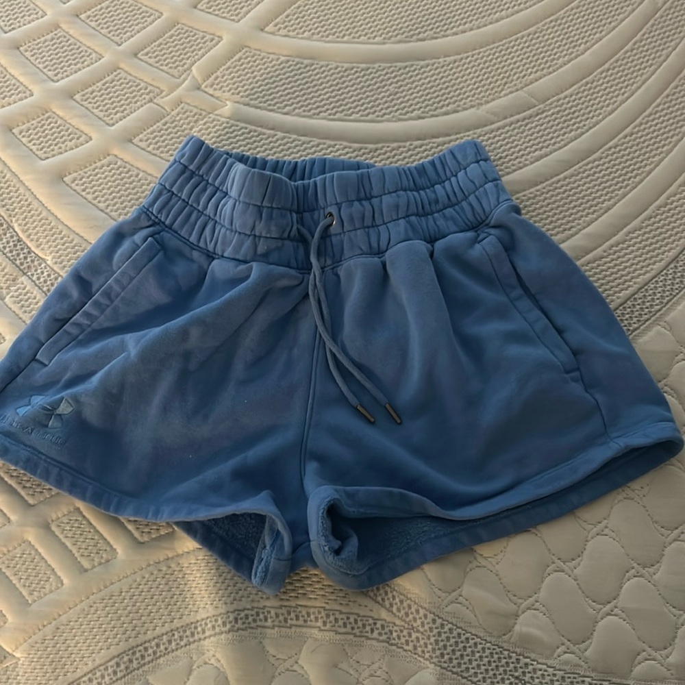 Under Armour short shorts
